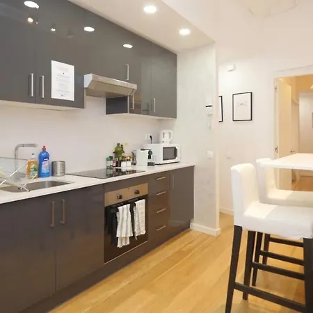 Old Town 4-bedroom Apartment
