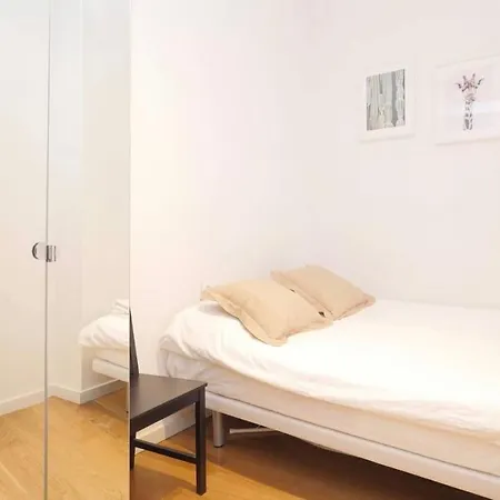 Old Town 4-bedroom Apartment