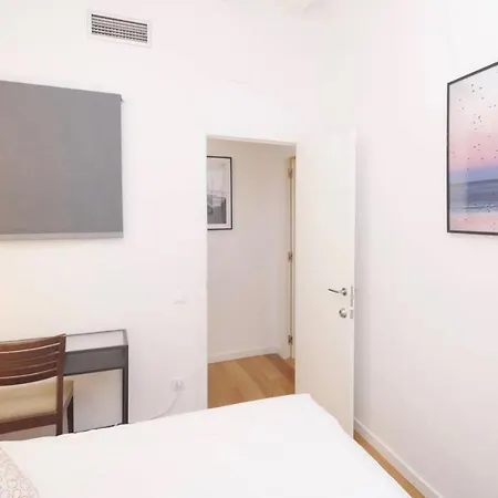 Old Town 4-bedroom Apartment Barcelona